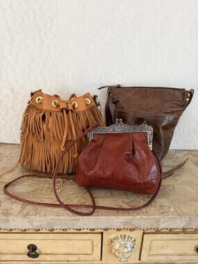 bundle of 3 vtg small mini frame kisslock, fringe shoulder bags HOBO, BUENO Y2K